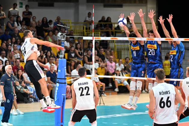 Italy v Germany - International Friendly, Länderspiel, Nationalmannschaft Match Italy players block during the international friendly match between Italy and Germany at PalaCalafiore in Reggio Calabria, Italy, on August 26, 2026. Reggio Calabria Italy  Copyright: xAndreaxRositox originalFilename:rosito-notitle260826_np0jC.jpg
