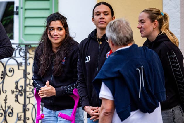 26.08.2026, GER, Handball, Frauen, Saison 2026 2027, Alsco 1.Bl, Thüringer HC Saisoneröffnung Giulia Guarieiro (Thueringer HC,13) Der Thüringer HC hatte seine Fans Presse zum Saisonstart geladen. Neben einigen Talks, unter anderen mit dem Trainerteam um Herbert Müller, wurde auch die neue Mannschaft für die Saison 26 27 vorgestellt. Im Anschluss konnten die Fans noch Autogramme sammeln sowie gemeinsame Fotos mit den Spielerinnen machen. 99947 Bad Langensalza Kurpark am Frederikenschlössche Thüringen Deutschland *** August 26, 2026, GER, Handball, Women, 2026–2027 Season, Alsco 1st Division, Thüringer HC Season Opener Giulia Guarieiro Thüringer HC, 13 The Thüringer HC invited its fans and the press to the season opener. In addition to several talks, including one with the coaching staff led by Herbert Müller, the new team for the 26–27 season was also introduced. Afterward, fans had the opportunity to get autographs and take photos with the players. 99947 Bad Langensalza, Kurpark am Frederikenschlössche, Thuringia, Germany