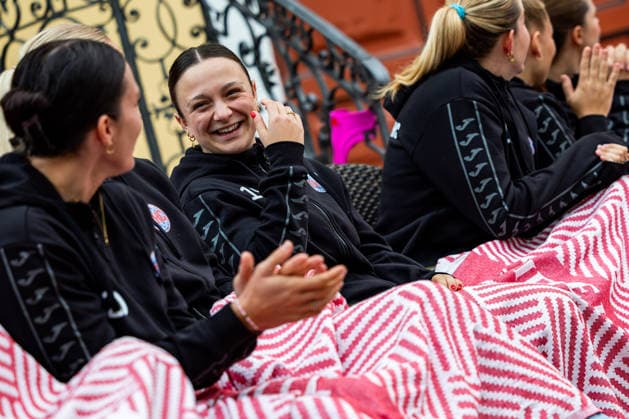 26.08.2026, GER, Handball, Frauen, Saison 2026 2027, Alsco 1.Bl, Thüringer HC Saisoneröffnung Sabrina Troester (Thueringer HC,19) Der Thüringer HC hatte seine Fans Presse zum Saisonstart geladen. Neben einigen Talks, unter anderen mit dem Trainerteam um Herbert Müller, wurde auch die neue Mannschaft für die Saison 26 27 vorgestellt. Im Anschluss konnten die Fans noch Autogramme sammeln sowie gemeinsame Fotos mit den Spielerinnen machen. 99947 Bad Langensalza Kurpark am Frederikenschlössche Thüringen Deutschland *** August 26, 2026, GER, Handball, Women, 2026–2027 Season, Alsco 1st Division, Thüringer HC Season Opener Sabrina Troester Thüringer HC, 19 The Thüringer HC invited its fans and the press to the season opener. In addition to several talks, including one with the coaching staff led by Herbert Müller, the new team for the 26–27 season was also introduced. Afterward, fans had the opportunity to get autographs and take photos with the players. 99947 Bad Langensalza, Kurpark am Frederikenschlössche, Thuringia, Germany