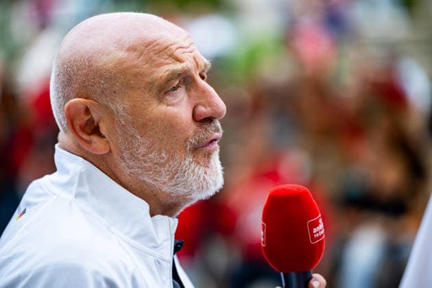 26.08.2026, GER, Handball, Frauen, Saison 2026 2027, Alsco 1.Bl, Thüringer HC Saisoneröffnung Herbert Mueller (Thueringer HC,Trainer) Der Thüringer HC hatte seine Fans Presse zum Saisonstart geladen. Neben einigen Talks, unter anderen mit dem Trainerteam um Herbert Müller, wurde auch die neue Mannschaft für die Saison 26 27 vorgestellt. Im Anschluss konnten die Fans noch Autogramme sammeln sowie gemeinsame Fotos mit den Spielerinnen machen. 99947 Bad Langensalza Kurpark am Frederikenschlössche Thüringen Deutschland *** August 26, 2026, GER, Handball, Women, 2026–2027 Season, Alsco 1st Division, Thüringer HC Season Opener Herbert Mueller, Thüringer HC Coach The Thüringer HC invited its fans and the press to the season opener. In addition to several panel discussions, including one with the coaching staff led by Herbert Müller, the new team for the 26–27 season was also introduced. Afterward, fans had the opportunity to collect autographs and take group photos with the players. 99947 Bad Langensalza, Kurpark am Frederikenschlössche, Thuringia, Germany
