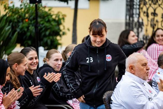 26.08.2026, GER, Handball, Frauen, Saison 2026 2027, Alsco 1.Bl, Thüringer HC Saisoneröffnung Natsuki Aizawa (Thueringer HC,23) Der Thüringer HC hatte seine Fans Presse zum Saisonstart geladen. Neben einigen Talks, unter anderen mit dem Trainerteam um Herbert Müller, wurde auch die neue Mannschaft für die Saison 26 27 vorgestellt. Im Anschluss konnten die Fans noch Autogramme sammeln sowie gemeinsame Fotos mit den Spielerinnen machen. 99947 Bad Langensalza Kurpark am Frederikenschlössche Thüringen Deutschland *** August 26, 2026, GER, Handball, Women, 2026–2027 Season, Alsco 1st Division, Thüringer HC Season Opener Natsuki Aizawa, Thüringer HC, 23 The Thüringer HC invited its fans and the press to the season opener. In addition to several talks, including one with the coaching staff led by Herbert Müller, the new team for the 26–27 season was also introduced. Afterward, fans had the opportunity to get autographs and take photos with the players. 99947 Bad Langensalza, Kurpark am Frederikenschlössche, Thuringia, Germany