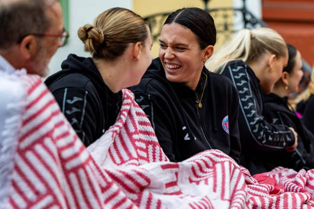 26.08.2026, GER, Handball, Frauen, Saison 2026 2027, Alsco 1.Bl, Thüringer HC Saisoneröffnung Jana Leonie Scheib (Thueringer HC,20) Der Thüringer HC hatte seine Fans Presse zum Saisonstart geladen. Neben einigen Talks, unter anderen mit dem Trainerteam um Herbert Müller, wurde auch die neue Mannschaft für die Saison 26 27 vorgestellt. Im Anschluss konnten die Fans noch Autogramme sammeln sowie gemeinsame Fotos mit den Spielerinnen machen. 99947 Bad Langensalza Kurpark am Frederikenschlössche Thüringen Deutschland *** August 26, 2026, GER, Handball, Women, 2026–2027 Season, Alsco 1st Division, Thüringer HC Season Opener: Jana Leonie Scheib, Thüringer HC, 20. The Thüringer HC invited its fans and the press to the season opener. In addition to several talks, including one with the coaching staff led by Herbert Müller, the new team for the 2026–2027 season was also introduced. Afterward, fans had the opportunity to collect autographs and take photos with the players. 99947 Bad Langensalza, Kurpark am Frederikenschlössche, Thuringia, Germany