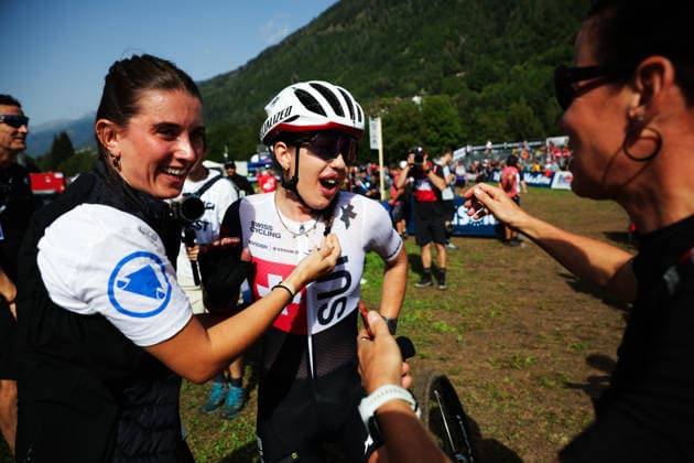 2026 UCI Mountain Bike World Championships Picture by Ed Sykes SWpix.com - 27 08 2026 - Cycling - 2026 UCI Mountain Bike World Championships - Val di Sole, Trentino, Italy - Cross-country Olympic (XCO) - Women Junior - Anja Grossmann (Switzerland) wins to become World Champion Copyright: x xSWpix.comx(t axPhotographyxHubxLtd)xEdxSykes SWpix.comx SWP-3030-19756