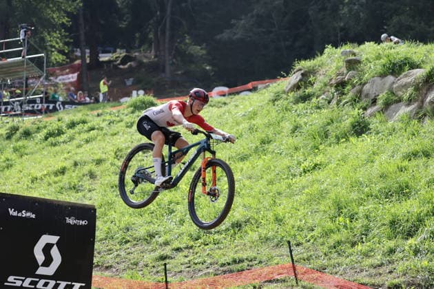 27.08.2026, Daolasa di Commezzadura, Val di Sole Bikeland, 2026 UCI MTB World Championship, WM, Weltmeisterschaft Men Junior s XCO (Cross Country Olympic) Emilien Belzile 7 (CAN) Daolasa di Commezzadura Val di Sole Bikeland Trento Italy Copyright: xJustPictures.ch FrancescoxMinghettix jp-en-FrMi-MNG_0118