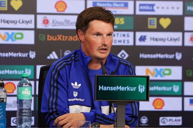 2026.08.27 xfsx Fussball 1. Bundesliga Hamburger Sportverein - Pressekonferenz Trainer Merlin Polzin (Hamburger SV) (DFL regulations prohibit any use of photographs as image sequences and or quasi-video. Hamburg Volksparkstadion Hamburg Deutschland Copyright: xFernandoxSoaresx