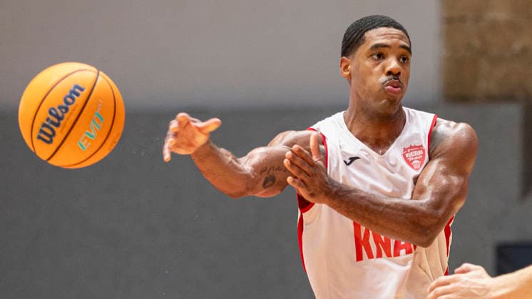 Im Bild: Kenny Dye (Wuerzburg Baskets, 5) mit dem Pass. 27.08.2026, Medientraining der Fitness First Wuerzburg Baskets 2026-27, Deutschland, Wuerzburg, Trainingszentrum, Copyright: HMBxMedia xJulienxBecker