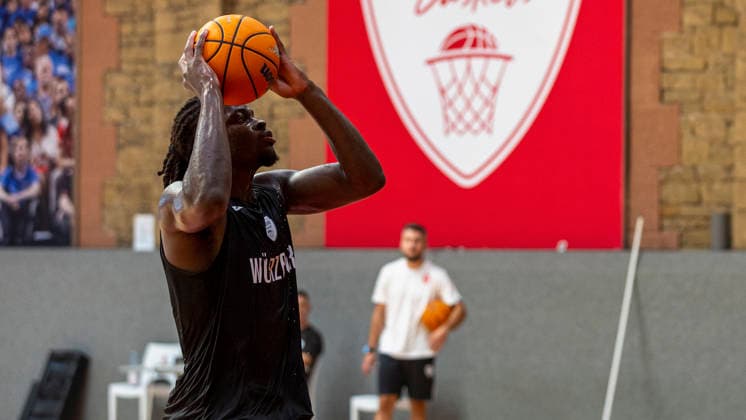 Im Bild: Charles Thompson (Wuerzburg Baskets, 32) am Ball 27.08.2026, Medientraining der Fitness First Wuerzburg Baskets 2026-27, Deutschland, Wuerzburg, Trainingszentrum, Copyright: HMBxMedia xJulienxBecker