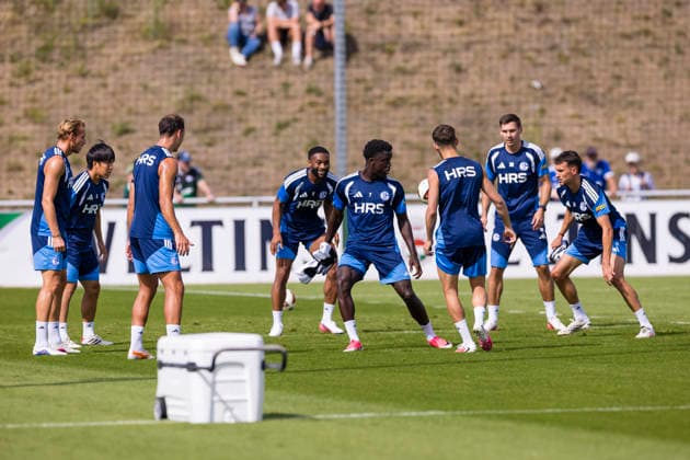 27.08.2026, Fussball, Training des FC Schalke 04. Rondo Gelsenkirchen Trainingsgelände FC Schalke 04 NRW Deutschland xRHR-FOTO YYx *** August 27, 2026, Soccer, FC Schalke 04 practice, Rondo, Gelsenkirchen, FC Schalke 04 training facility, North Rhine-Westphalia, Germany, xRHR PHOTO YYx Copyright: RHR-FOTOx RHR-FOTO YY