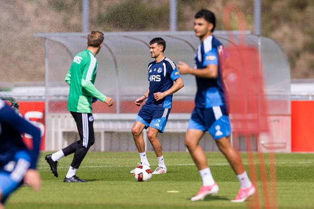 27.08.2026, Fussball, Training des FC Schalke 04. Dejan Ljubicic (FC Schalke 04). Gelsenkirchen Trainingsgelände FC Schalke 04 NRW Deutschland xRHR-FOTO YYx *** August 27, 2026, Soccer, FC Schalke 04 practice Dejan Ljubicic FC Schalke 04 Gelsenkirchen FC Schalke 04 training facility NRW Germany xRHR PHOTO YYx Copyright: RHR-FOTOx RHR-FOTO YY