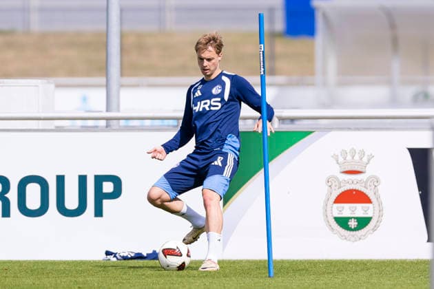 27.08.2026, Fussball, Training des FC Schalke 04. Finn Porath (FC Schalke 04). Gelsenkirchen Trainingsgelände FC Schalke 04 NRW Deutschland xRHR-FOTO YYx *** August 27, 2026, Soccer, FC Schalke 04 practice, Finn Porath, FC Schalke 04, Gelsenkirchen, FC Schalke 04 training facility, North Rhine-Westphalia, Germany, xRHR, PHOTO YYx Copyright: RHR-FOTOx RHR-FOTO YY
