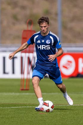 27.08.2026, Fussball, Training des FC Schalke 04. Vitalie Becker (FC Schalke 04). Gelsenkirchen Trainingsgelände FC Schalke 04 NRW Deutschland xRHR-FOTO YYx *** August 27, 2026, Soccer, FC Schalke 04 practice Vitalie Becker FC Schalke 04 Gelsenkirchen FC Schalke 04 training facility NRW Germany xRHR PHOTO YYx Copyright: RHR-FOTOx RHR-FOTO YY