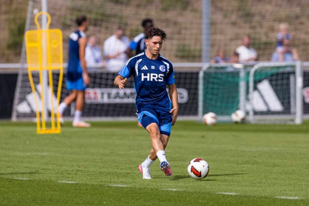 27.08.2026, Fussball, Training des FC Schalke 04. Soufiane El-Faouzi (FC Schalke 04). Gelsenkirchen Trainingsgelände FC Schalke 04 NRW Deutschland xRHR-FOTO YYx *** August 27, 2026, Soccer, FC Schalke 04 practice Soufiane El Faouzi FC Schalke 04 Gelsenkirchen FC Schalke 04 training facility NRW Germany xRHR PHOTO YYx Copyright: RHR-FOTOx RHR-FOTO YY