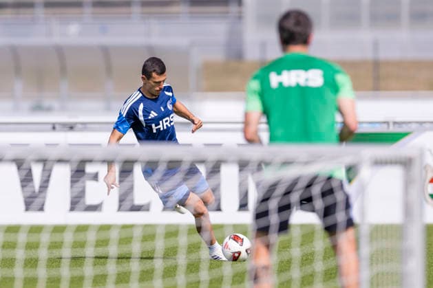 27.08.2026, Fussball, Training des FC Schalke 04. Ron Schallenberg (FC Schalke 04). Gelsenkirchen Trainingsgelände FC Schalke 04 NRW Deutschland xRHR-FOTO YYx *** August 27, 2026, Soccer, FC Schalke 04 practice Ron Schallenberg FC Schalke 04 Gelsenkirchen FC Schalke 04 training facility NRW Germany xRHR PHOTO YYx Copyright: RHR-FOTOx RHR-FOTO YY