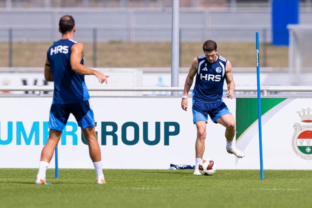 27.08.2026, Fussball, Training des FC Schalke 04. Robin Gosens (FC Schalke 04). Gelsenkirchen Trainingsgelände FC Schalke 04 NRW Deutschland xRHR-FOTO YYx *** August 27, 2026, Soccer, FC Schalke 04 Training Session Robin Gosens FC Schalke 04 Gelsenkirchen FC Schalke 04 Training Facility NRW Germany xRHR PHOTO YYx Copyright: RHR-FOTOx RHR-FOTO YY