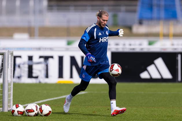 27.08.2026, Fussball, Training des FC Schalke 04. Torwart Loris Karius (FC Schalke 04). Gelsenkirchen Trainingsgelände FC Schalke 04 NRW Deutschland xRHR-FOTO YYx *** August 27, 2026, Soccer, FC Schalke 04 goalkeeper Loris Karius in training, FC Schalke 04 Gelsenkirchen, FC Schalke 04 training facility, North Rhine-Westphalia, Germany, xRHR PHOTO YYx Copyright: RHR-FOTOx RHR-FOTO YY