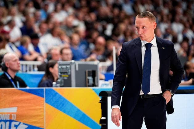 260827 coach Mikko Riipinen of Sweden during the FIBA World Cup Qualifier game between Finland and Sweden on August 27, 2026 in Helsinki. Photo: Kalle Parkkinen BILDBYRAN COP 211 XZ0245 basket basketball vm-kval kval fiba world cup qualifiers finland sverige sweden bbeng Copyright: KALLExPARKKINEN BB260827BB362