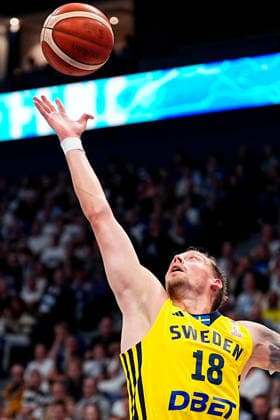 260827 Viktor Gaddefors of Sweden during the FIBA World Cup Qualifier game between Finland and Sweden on August 27, 2026 in Helsinki. Photo: Kalle Parkkinen BILDBYRAN COP 211 XZ0245 basket basketball vm-kval kval fiba world cup qualifiers finland sverige sweden bbeng Copyright: KALLExPARKKINEN BB260827BB372