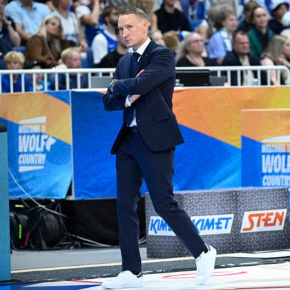 LKS 20260827 Head coach of Sweden Mikko Riipinen during FIBA Basketball World Cup 2027 European Qualifiers match Finland vs. Sweden in Helsinki, Finland on August 27, 2026. - HEIKKI SAUKKOMAA Helsinki Finland YcBEEoYh4Wg  Copyright: xHeikkixSaukkomaax YcBEEoYh4Wg