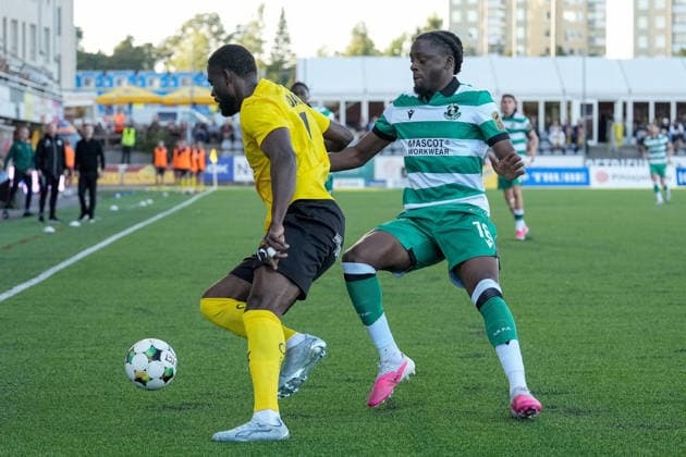 UEFA Europa Conference League Play-off Second Leg, VÄRE Areena, Kuopio, Finland 27 8 2026 KuPS vs Shamrock Rovers KuPS Kuopio s Kasim Nuhu and Shamrock Rovers Jonathan Afolabi Kasim Nuhu and Jonathan Afolabi 27 8 2026  Copyright: xx PM106708