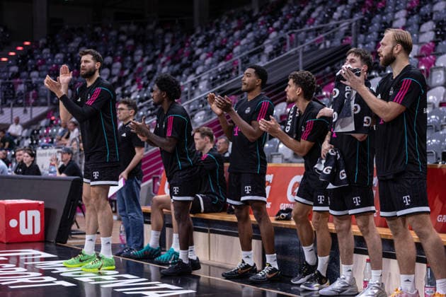 Testspiel: Telekom Baskets Bonn vs. VET-CONCEPT Gladiators Trier, 27.08.2026 Die Bonner Bank applaudiert -- Testspiel: Telekom Baskets Bonn vs. VET-CONCEPT Gladiators Trier, 27.08.2026, Telekom Dome Bonn Copyright: xBEAUTIFULxSPORTS Derixx