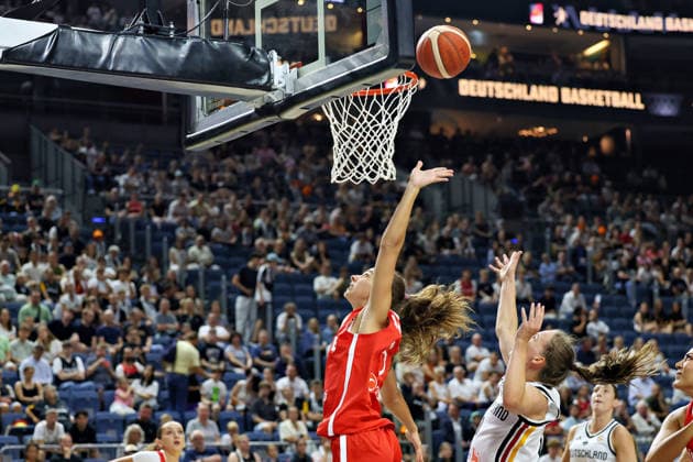 v.l. Ceren Akpinar (Türkei Damen 05), Britta Daub (Deutschland Damen 19) Deutschland vs. Tuerkei, Basketball, DBB, Frauen, Freundschaftsspiel, 27.08.2026 Deutschland vs. Tuerkei, Basketball, DBB, Frauen, Freundschaftsspiel, 27.08.2026 Koeln Copyright: xEibner-Pressefotox xThomasxStoeckerx EP_TSR