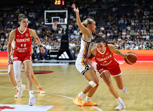 v.l. Elif Bayram (Tuerkei Damen 11), Alexandra Wilke (Deutschland Damen 03), Olcay Cakir Turgut (Tuerkei Damen 04) Deutschland vs. Tuerkei, Basketball, DBB, Frauen, Freundschaftsspiel, 27.08.2026 Deutschland vs. Tuerkei, Basketball, DBB, Frauen, Freundschaftsspiel, 27.08.2026 Koeln Copyright: xEibner-Pressefotox xThomasxStoeckerx EP_TSR