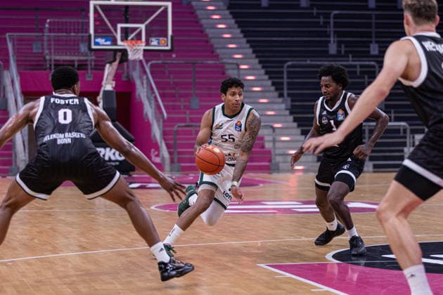 Testspiel: Telekom Baskets Bonn vs. VET-CONCEPT Gladiators Trier, 27.08.2026 Eli Brooks(VET Concept Gladiators Trier 55) gegen die Bonner Abwehr -- Testspiel: Telekom Baskets Bonn vs. VET-CONCEPT Gladiators Trier, 27.08.2026, Telekom Dome Bonn Copyright: xBEAUTIFULxSPORTS Derixx