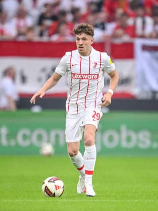 Philipp Treu (SC Freiburg) controls the Ball during the UEFA Conference League 2026 27 Play Off Round Second Leg match between Club Freiburg and Motherwell at Stadion am Wolfswinkel on August 27, 2026 in Freiburg, Germany. (Photo by Harry Langer DeFodi Images) -