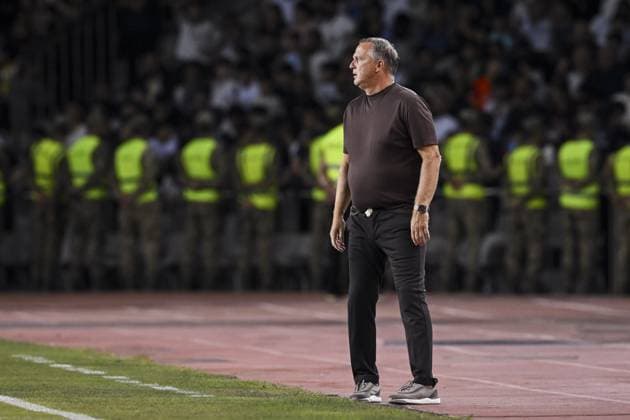 BAKU - FC Twente coach John van den Brom during the UEFA Conference League play-off match between Qarabag FK and FC Twente at the Tofiq Bahramov Republican Stadium on 27 August 2026 in Baku, Azerbaijan. ROMAN ISMAILOV ANP xVIxANPxSportx xxANPxIVx 566380148 originalFilename: 566380148.jpg