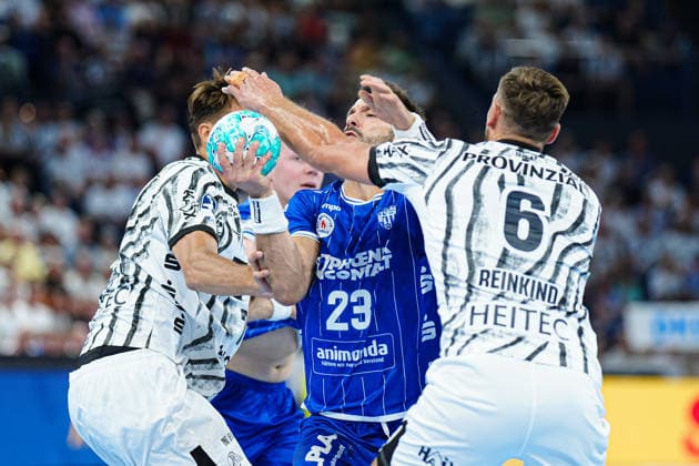Julian Köster (THW Kiel, 07), Tim Suton (TBV Lemgo-Lippe, 23), Harald Reinkind (THW Kiel, 06) GER, THW Kiel vs. TBV Lemgo-Lippe, Handball, 1. Bundesliga, Spieltag 1, Saison 2026 2027, 27.08.2026 GER, THW Kiel vs. TBV Lemgo-Lippe, Handball, 1. Bundesliga, Spieltag 1, Saison 2026 2027, 27.08.2026 Kiel Copyright: xEibner-Pressefoto MarcelxvonxFehrnx EP_MFN