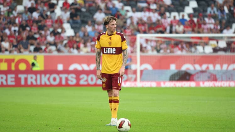 27.08.2026, xrekx, Fussball Conference League Quali, SC Freiburg - FC Motherwell v.l. Alex Lowry (Motherwell FC) Freiburg
