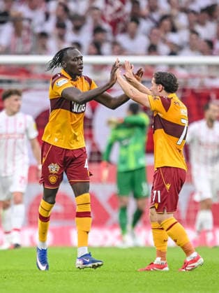 Emmanuel Longelo (Motherwell FC) celebrates after scoring his team s first goal with teammates during the UEFA Conference League 2026 27 Play Off Round Second Leg match between Club Freiburg and Motherwell at Stadion am Wolfswinkel on August 27, 2026 in Freiburg, Germany. (Photo by Harry Langer DeFodi Images) -