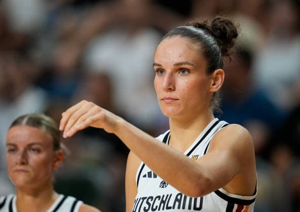 Clara Bielefeld (Deutschland, 25) gestikuliert. GER, Basketball, Frauen Länderspiel, Deutschland vs Türkei, Freundschaftspiel, LANXESS arena, Köln, 27.08.2026 Foto: HMB Media Scott W. Coleman Köln LANXESS arena Nordrhein-Westfalen GER Copyright: xScottxW.xColemanx