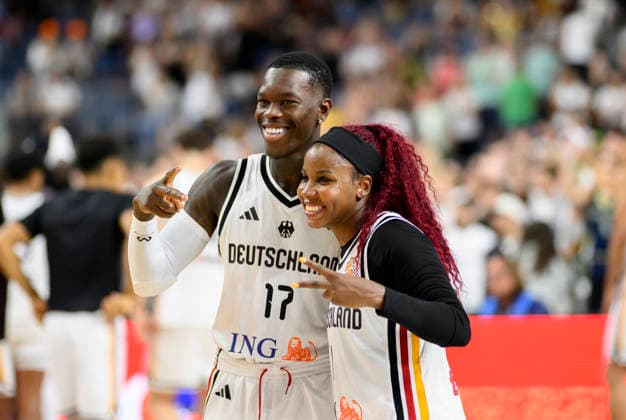(l-r) Dennis Schröder (Deutschland), Alexis Peterson-Smalls (Deutschland). Basketball Frauen Test Länderspiel, Deutschland - Türkei am 27.08.2026 in Köln Deutschland LanxessArena