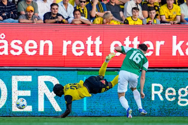 Europa League Qualifiers 2026 Lillestrom vs. Egantia Lillestrom 20260827 Lillestrom s Winston Robin Yaw Paintsil and Egantia s Edison Ndreca during the Europa League playoff soccer match between Lillestrom and Egantia at Arasen Stadium Photo Erik Flaaris Johansen, NTB, Lillestrøm, Norway. EDITORIAL USE ONLY. RESTRICTED USE FOR BETTING COMPANIES.  Copyright: xErikxFlaarisxJohansenx xNTBx