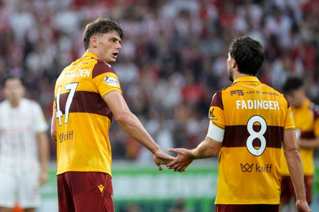 Seb Palmer-Houlden (Motherwell FC, 47) und Lukas Fadinger (Motherwell FC, 08) , Deutschland, Fussball, UEFA Conference League, Play-offs, 2026 2027, SC Freiburg vs. Motherwell FC, 27.08.2026, Freiburg im Breisgau Europa-Park Stadion Deutschland Copyright: xGrantxHubbsx