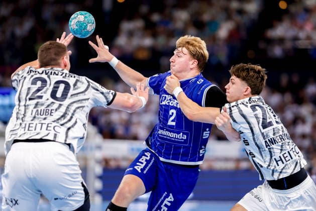 Kiel, 27. August 2026 - Handball, 1. Bundesliga 2026 27, THW Kiel - TBV Lemgo Lippe: Lukas Laube (THW Kiel, 20), Lukas Hutecek (TBV Lemgo Lippe, 2), Rasmus Ankermann (THW Kiel, 22) *** Kiel, August 27, 2026; Handball, 2026-27 Bundesliga 1, THW Kiel vs. TBV Lemgo Lippe; Lukas Laube (THW Kiel), 20; Lukas Hutecek (TBV Lemgo Lippe), 2; Rasmus Ankermann (THW Kiel), 22