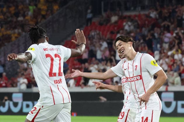 27.08.2026, xrekx, Fussball Conference League Quali, SC Freiburg - FC Motherwell v.l. Torjubel nach dem Tor zum celebrating the goal celebrate 3:1 durch Cyriaque Irie (SC Freiburg) mit Yuito Suzuki (SC Freiburg) Freiburg