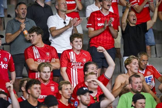 BAKU - FC Twente supporters celebrate the 1-1 during the UEFA Conference League play-off match between Qarabag FK and FC Twente at the Tofiq Bahramov Republican Stadium on August 27, 2026, in Baku, Azerbaijan. ROMAN ISMAILOV ANP xVIxANPxSportx xxANPxIVx 566383892 originalFilename: 566383892.jpg
