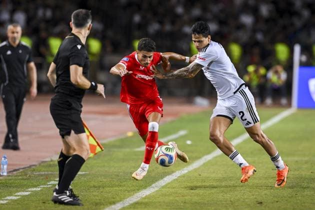 BAKU - (lr) Younes Taha of FC Twente and Matheus Silva of QarabaÄü FK during the UEFA Conference League play-off match between Qarabag FK and FC Twente at the Tofiq Bahramov Republican Stadium on 27 August 2026 in Baku, Azerbaijan. ROMAN ISMAILOV ANP xVIxANPxSportx xxANPxIVx 566383929 originalFilename: 566383929.jpg