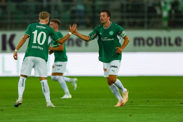 27. August 2026, Fussball, UEFA Conference League, Play-off, Rückspiel, FC St. Gallen 1879 vs. FC Nordsjaelland, Berit Sitterstadion, St. Gallen, Schweiz Lukas Görtler (16, FC St. Gallen 1879) erzielt das 1:1 per Elfmeter Photo: Urs Ottiger