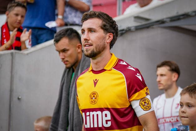 Deutschland: UEFA Conference-League-Qualifikation SC Freiburg vs FC Motherwell - Playoffs 2026 2027, Europa-Park Stadion (Freiburg): Lukas Fadinger (Motherwell FC, 8) Copyright: xJOERANxSTEINSIEKx