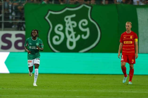 27. August 2026, Fussball, UEFA Conference League, Play-off, Rückspiel, FC St. Gallen 1879 vs. FC Nordsjaelland, Berit Sitterstadion, St. Gallen, Schweiz Tor zum 2:2 Ausgleich für den FCSG durch Aliou Balde (14, FC St. Gallen 1879, li.) Photo: Urs Ottiger