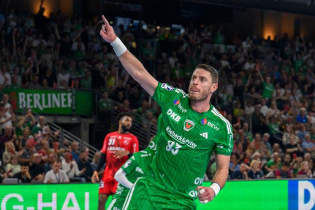 im Bild v.l.: Mijajlo Marsenic (Fuechse Berlin, 93), Tor, Treffer, Jubel, Torjubel, Freude, Begeisterung, feiert, GER, Berlin, Handball, Fuechse Berlin vs MT Melsungen, in der Max-Schmeling-Halle, 27.08.2026, Copyright: HMBxMedia UwexKoch