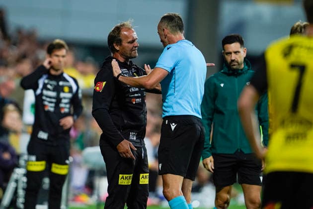 Europa League Qualifiers 2026 Lillestrom vs. Egantia Lillestrom 20260827 Lillestrom coach Hans Erik Odegaard is reprimanded by the referee during the Europa League playoff soccer match between Lillestrom and Egantia at Arasen Stadium. Photo: Erik Flaaris Johansen, NTB, Lillestrøm, Norway. EDITORIAL USE ONLY. RESTRICTED USE FOR BETTING COMPANIES  Copyright: xErikxFlaarisxJohansenx xNTBx
