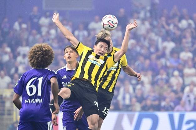 RSC Anderlecht v Kairat Almaty - UEFA Europa League ANDERLECHT, BELGIUM - AUGUST 27 : Sikan Danylo forward of RSC Anderlecht, Tapalov Yerkin Defender of Kairat Almaty in action during the UEFA Europa League 2026 27 play-off round second leg between RSC Anderlecht and Kairat Almaty on August 27, 2026 in Anderlecht, Belgium, 27 08 2026 Anderlecht Belgium  Copyright: xPeterxDexVoechtx