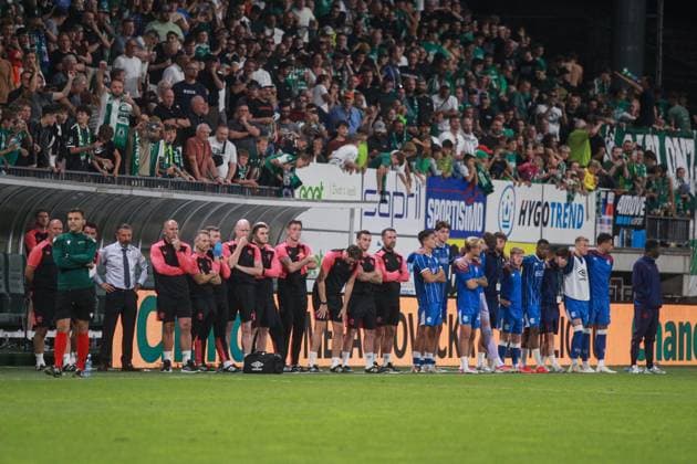 Rangers players and coaches watch on during the penalty shoot out Jablonec v Rangers, UEFA Conference League, Play-Off Round, Second Leg, Football, Stadion Strelnice, Jablonec nad Nisou, Czechia - 27 Aug 2026Jablonec nad Nisou Stadion Strelnice Germany  Copyright: xMilanxKammermayer Shutterstockx 17118931aj