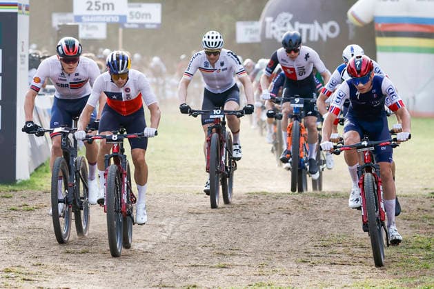 TRENTO, ITALY - AUGUST 27: L-R) Charlie Aldridge from Great Britain, Martin Vidaurre Kossmann from Chile, Luca Schwarzbauer from Germany, Dario Lillo from Switzerland, Adrien Yves Claude Boichis from France crossing the finish line after the 1st lap during the Uci Mountainbike World Championship, WM, Weltmeisterschaft - Men Elite Cross-County Short Track World Championships at Val di Sole on August 27, 2026 in Trento, Italy. Copyright: xJustPictures.ch FrancescoxMinghettix jp-en-EuSpIm-JP6_FRM_UCIWC_MenShort_27_Aug_00002