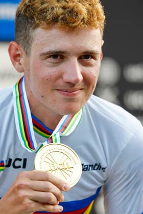 TRENTO, ITALY - AUGUST 27: Adrien Yves Claude Boichis from France showing his gold medal during the Uci Mountainbike World Championship, WM, Weltmeisterschaft - Men Elite Cross-County Short Track World Championships at Val di Sole on August 27, 2026 in Trento, Italy. Copyright: xJustPictures.ch FrancescoxMinghettix jp-en-EuSpIm-_NG_0408