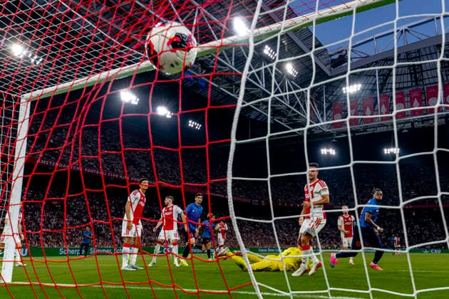 AMSTERDAM FC Sion forward Winsley Boteli scores the goal to make it 1 2 during the UEFA Conference League match at the Johan Cruijff ArenA on 27 August 2026 in Amsterdam, the Netherlands. (Photo by DeFodi Images) -